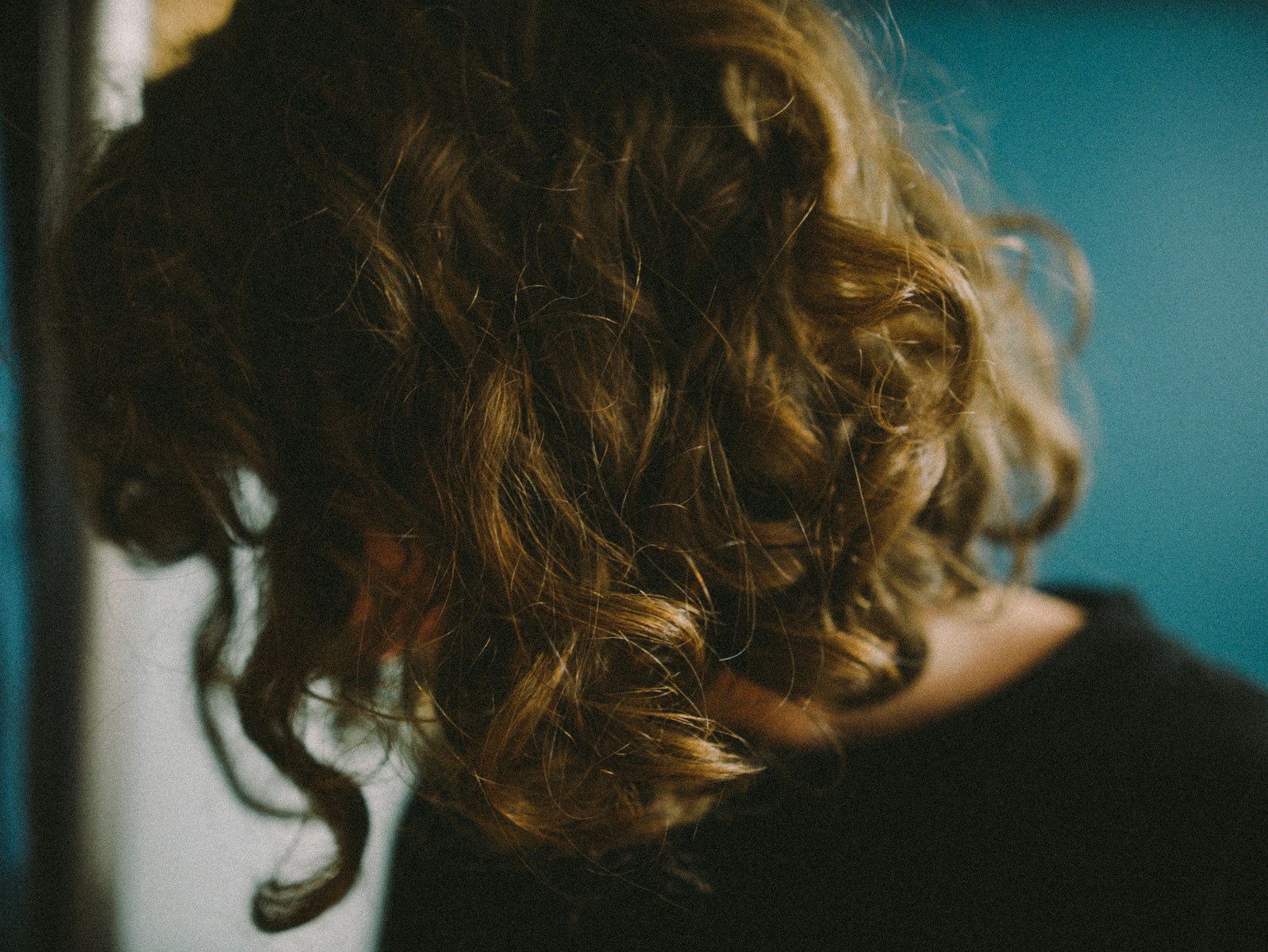 woman in black tank top